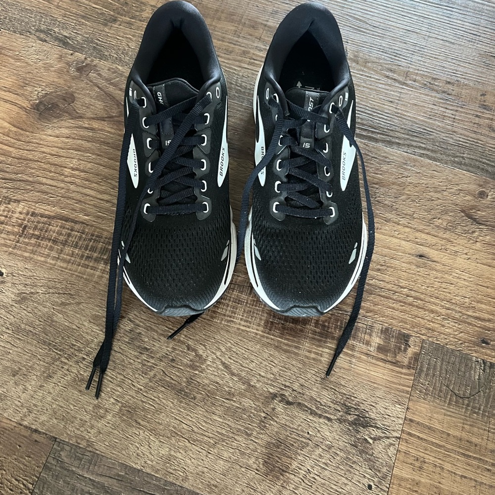 Brooks Ghost 15 running shoes, women’s size 10M